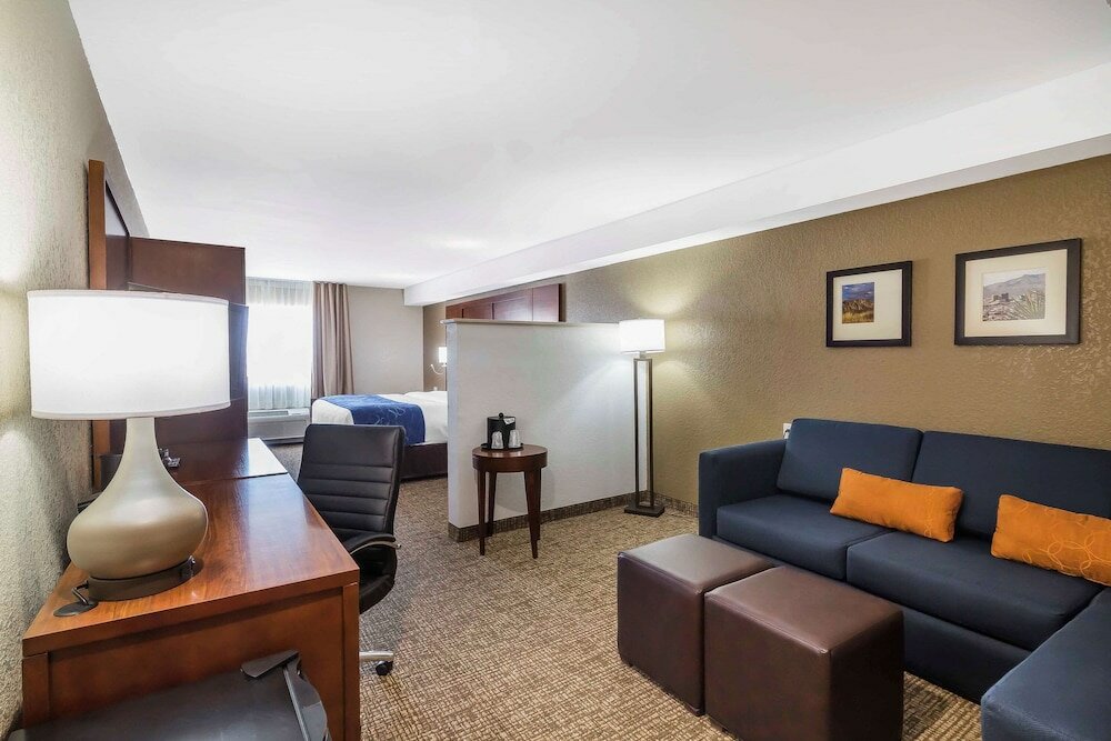 Фото Comfort Suites El Paso Airport
