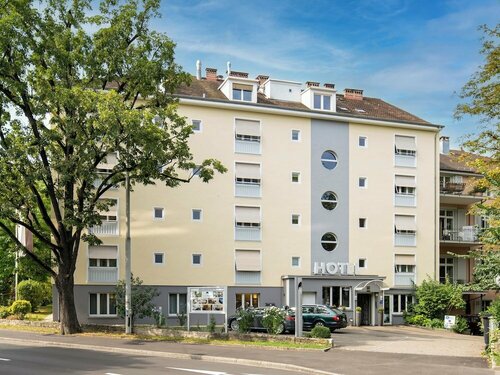 Внешний вид отеля Hotel Spalentor в Базели, фото 1