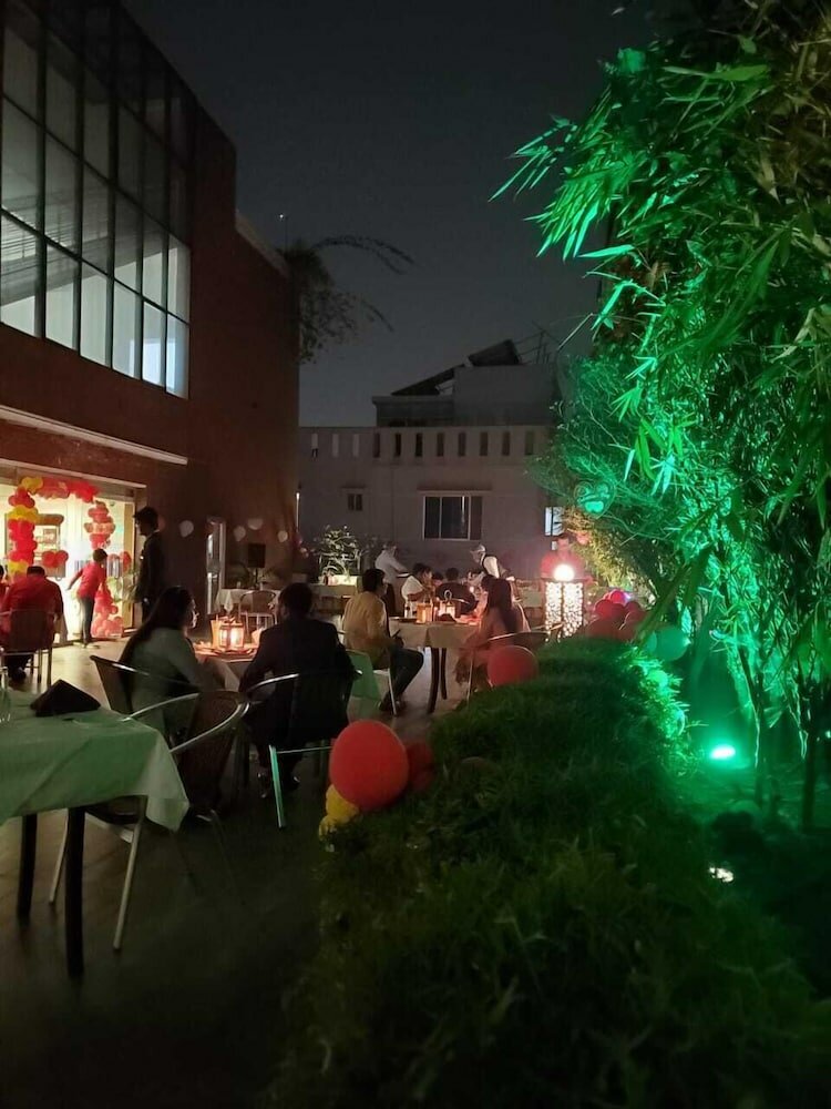 Фото Sky City Dhaka