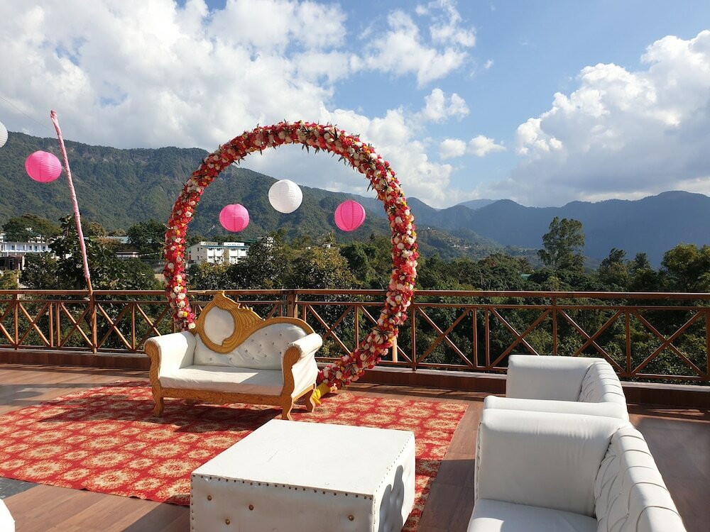 Фото Hotel Rajpur Heights