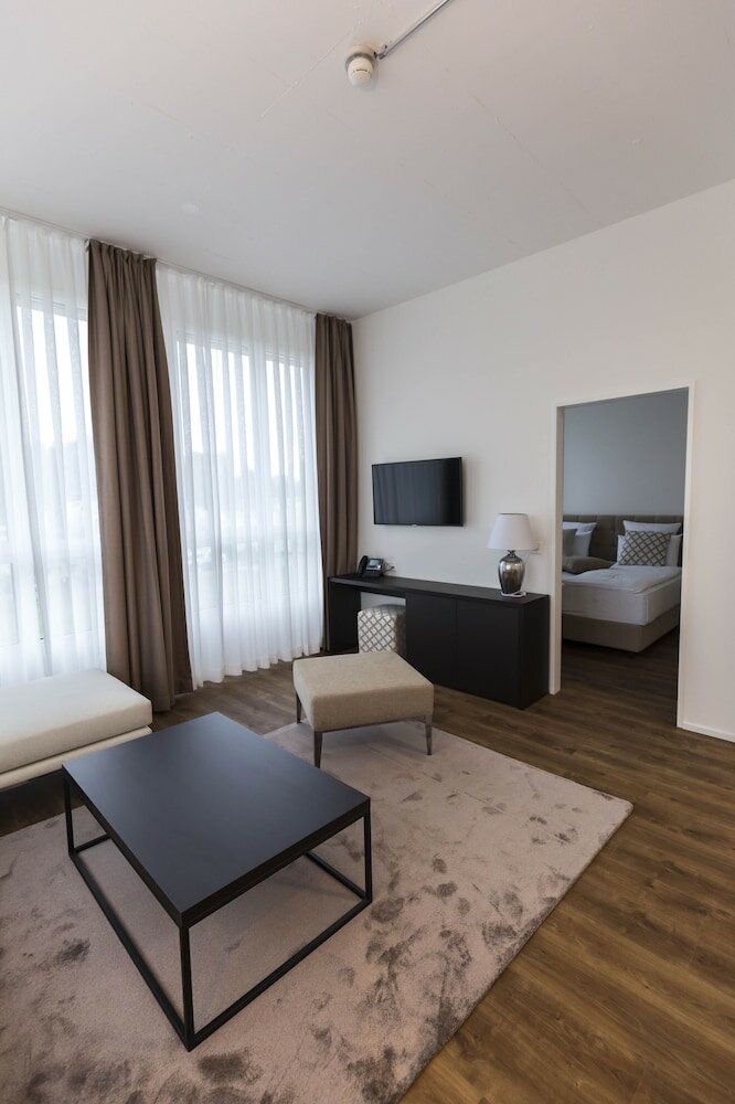 Фото Hotel Swiss Star