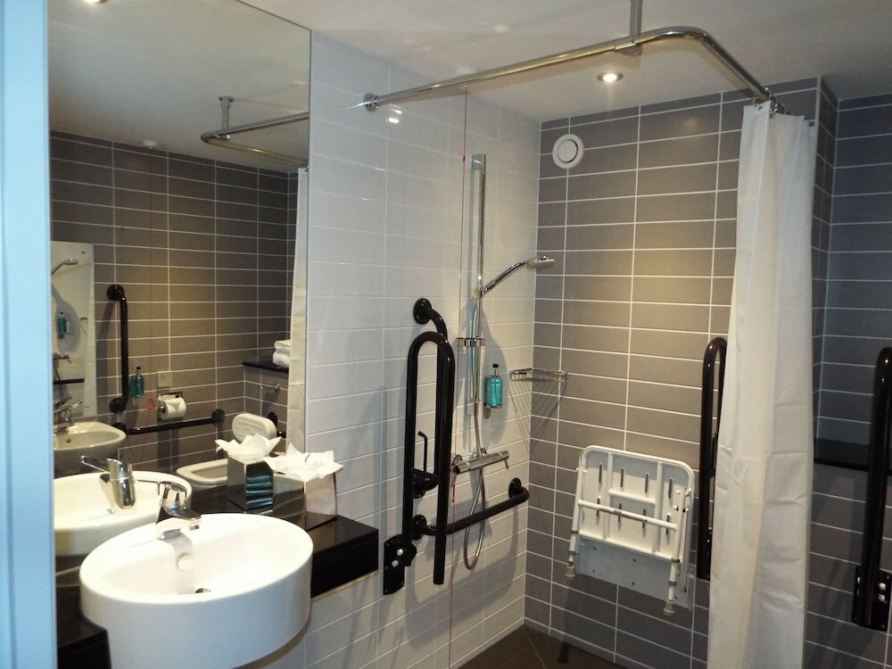 Фото Holiday Inn Express Stockport, an Ihg Hotel