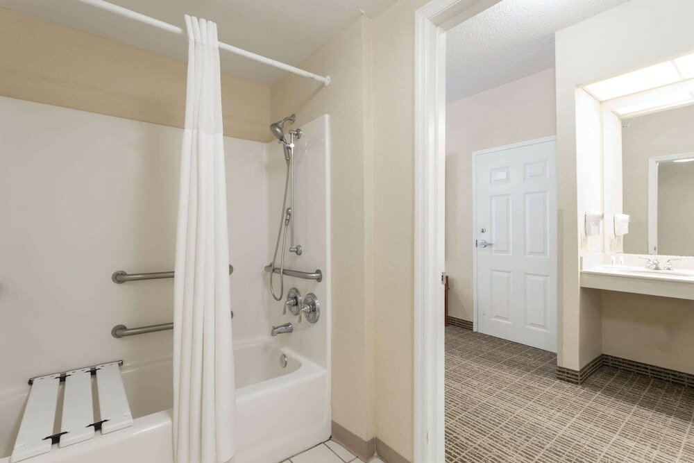 Фото Baymont by Wyndham Lakeland