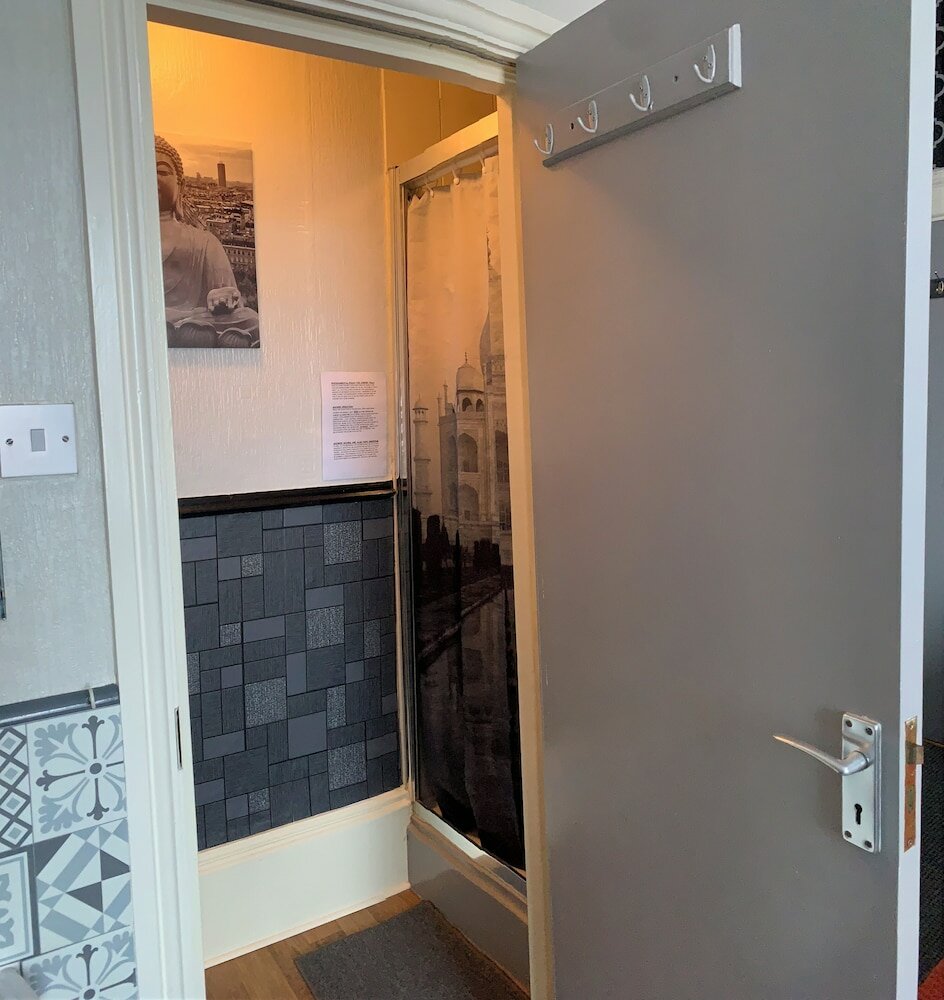 Фото Hornby Villa 4 B&b