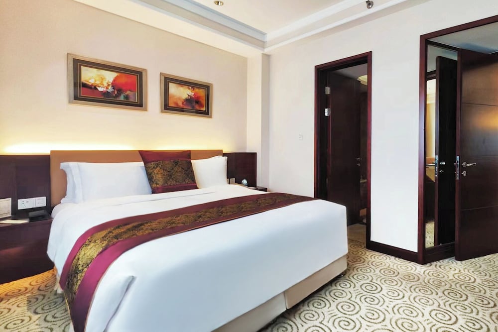 Фото Millennium Hotel Chengdu