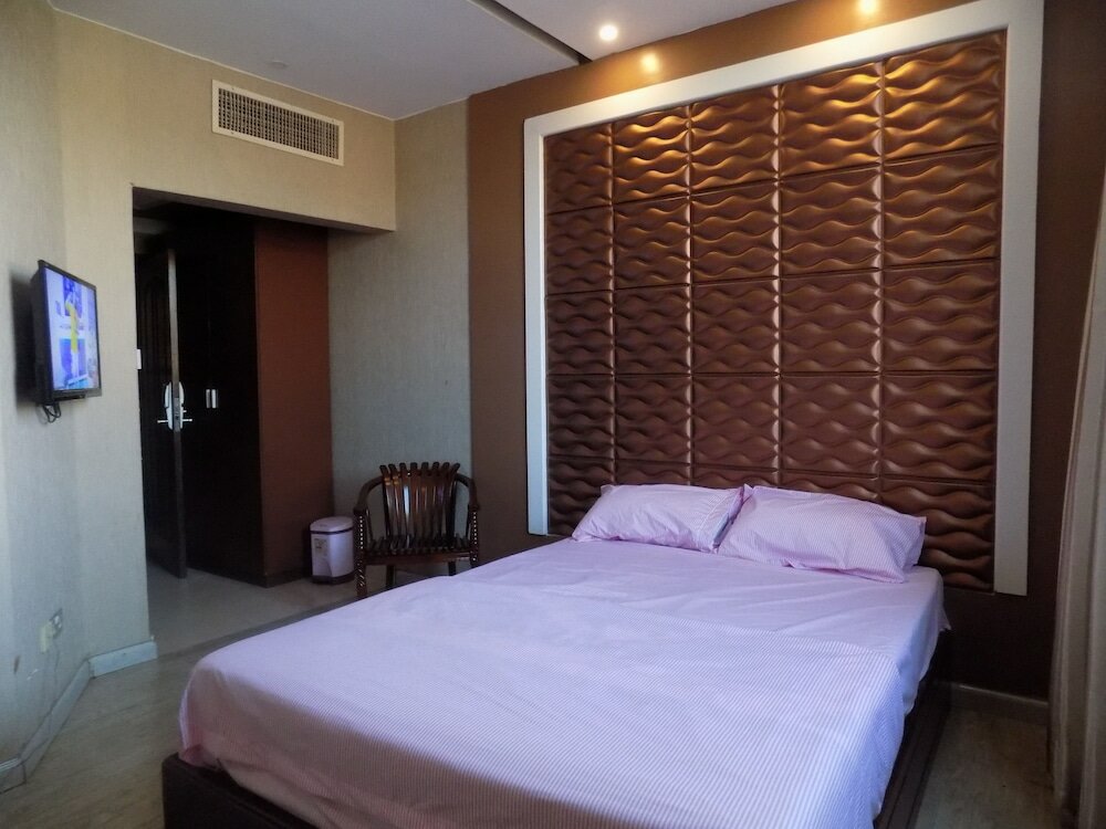 Фото Freedom City Hotel