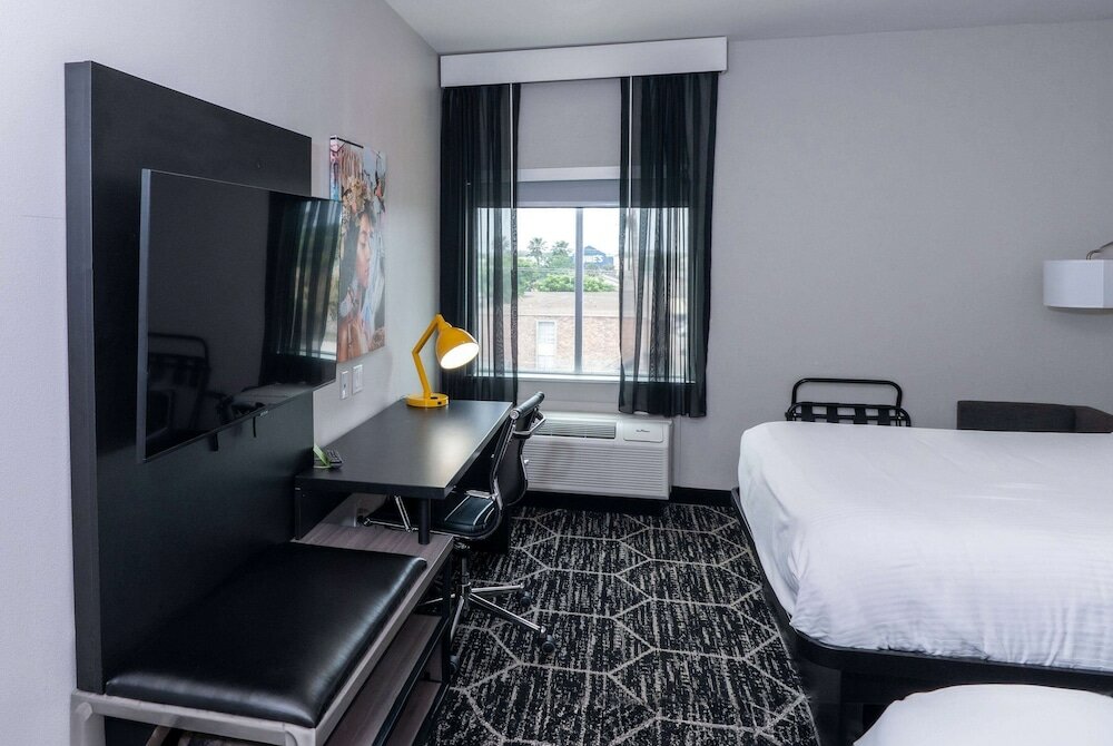 Фото La Quinta Inn & Suites by Wyndham Corpus Christi Southeast