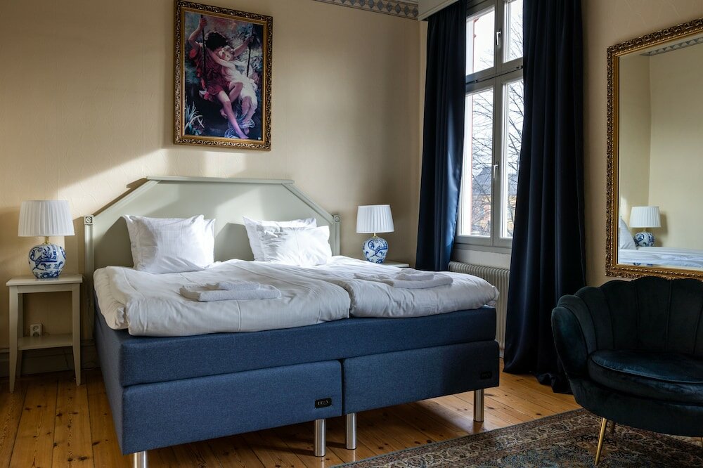 Фото Park Hotel Linköpings Fawlty Towers