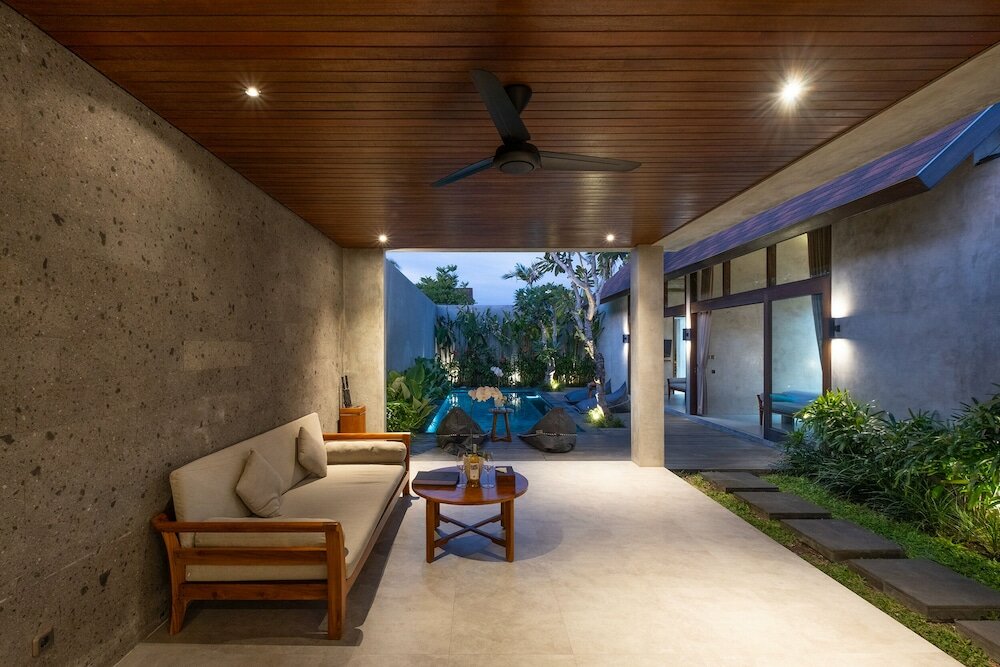 Фото Taman Dharmawangsa Suites