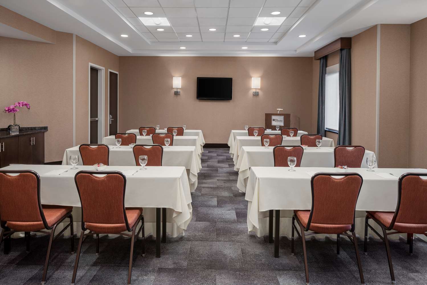 Фото Hilton Garden Inn Minneapolis Downtown