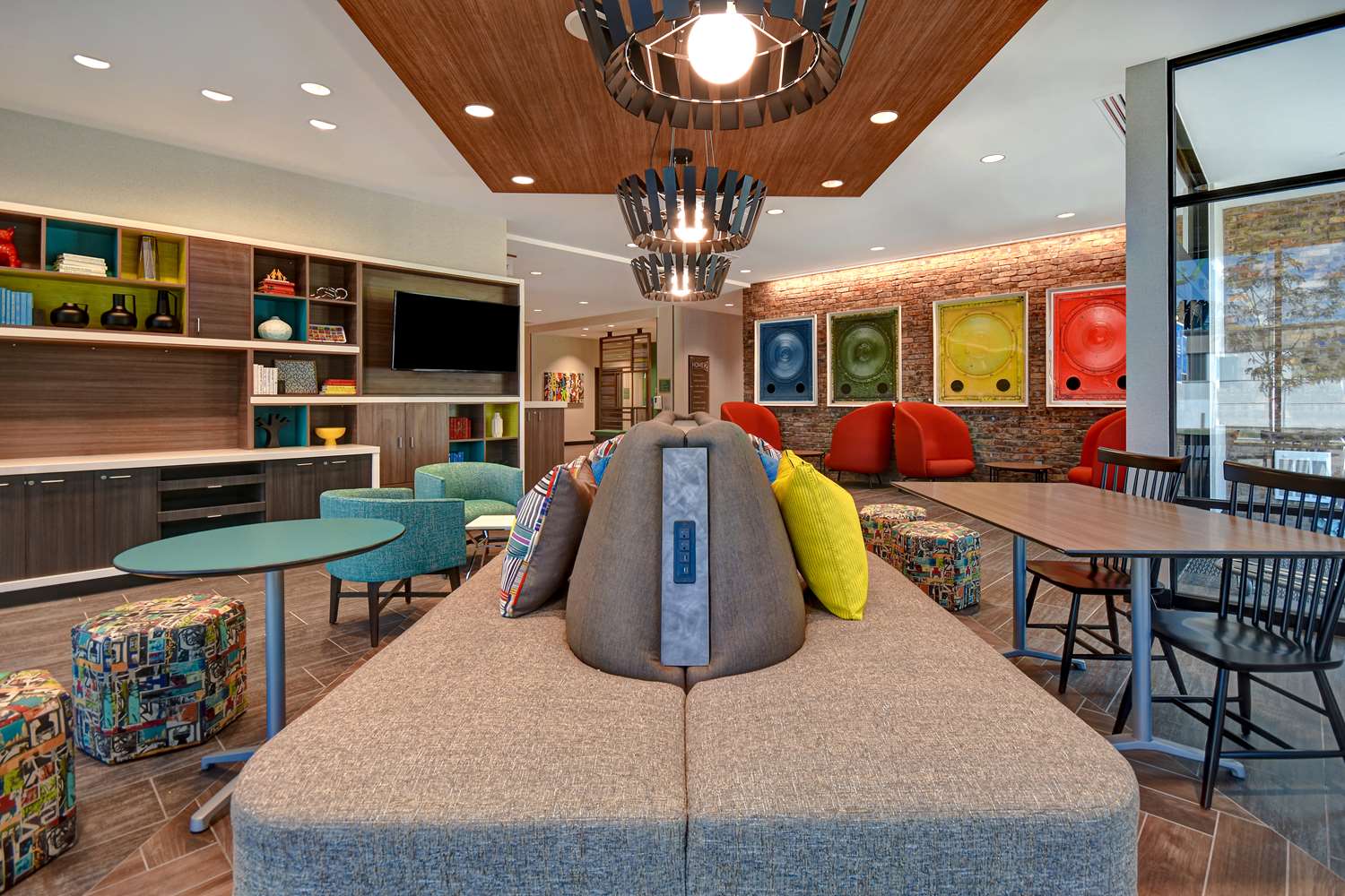 Фото Home2 Suites by Hilton Kalamazoo Downtown