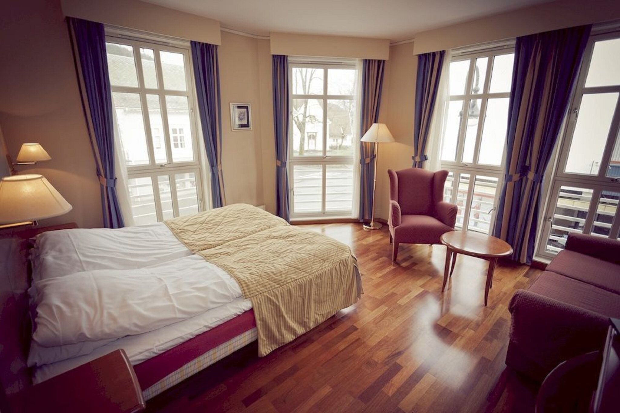 Фото отеля 2