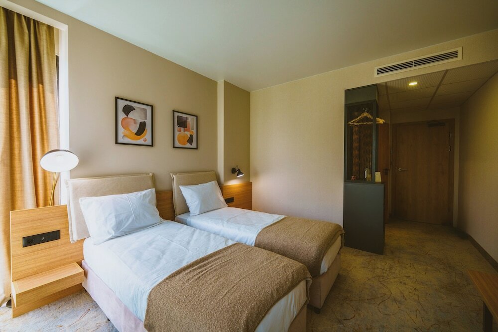 Фото B1 Downtown Hotel