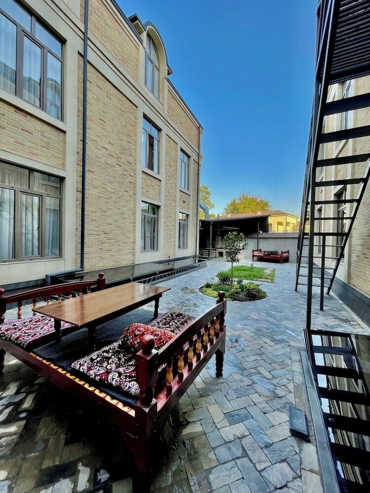 Фото Alpha Plaza