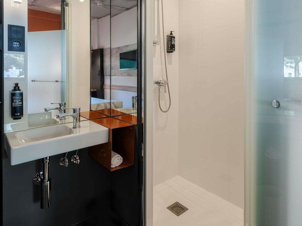 Фото Ibis Budget Madrid Aeropuerto