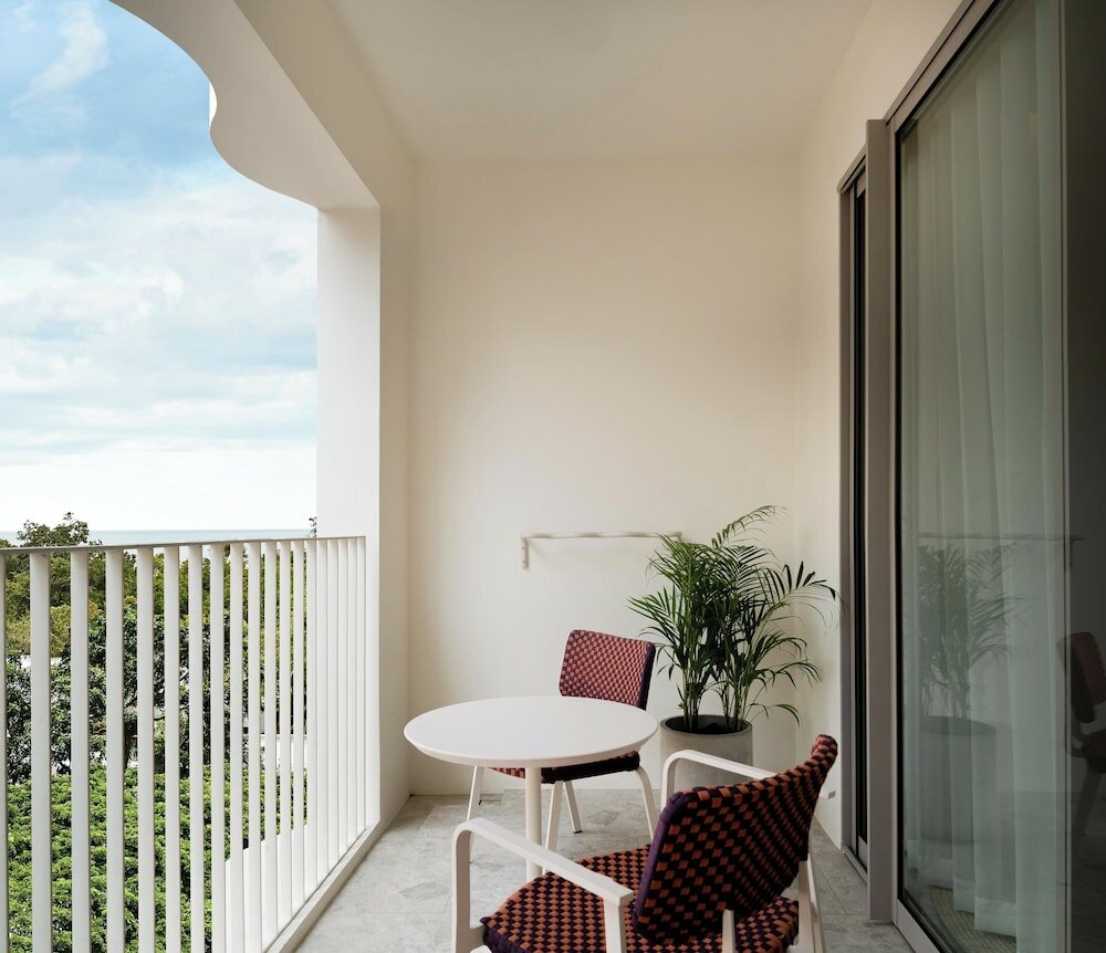 Фото The Standard Pattaya Na Jomtien