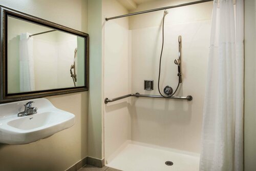Гостиница Days Inn & Suites by Wyndham Antioch в Антиоке