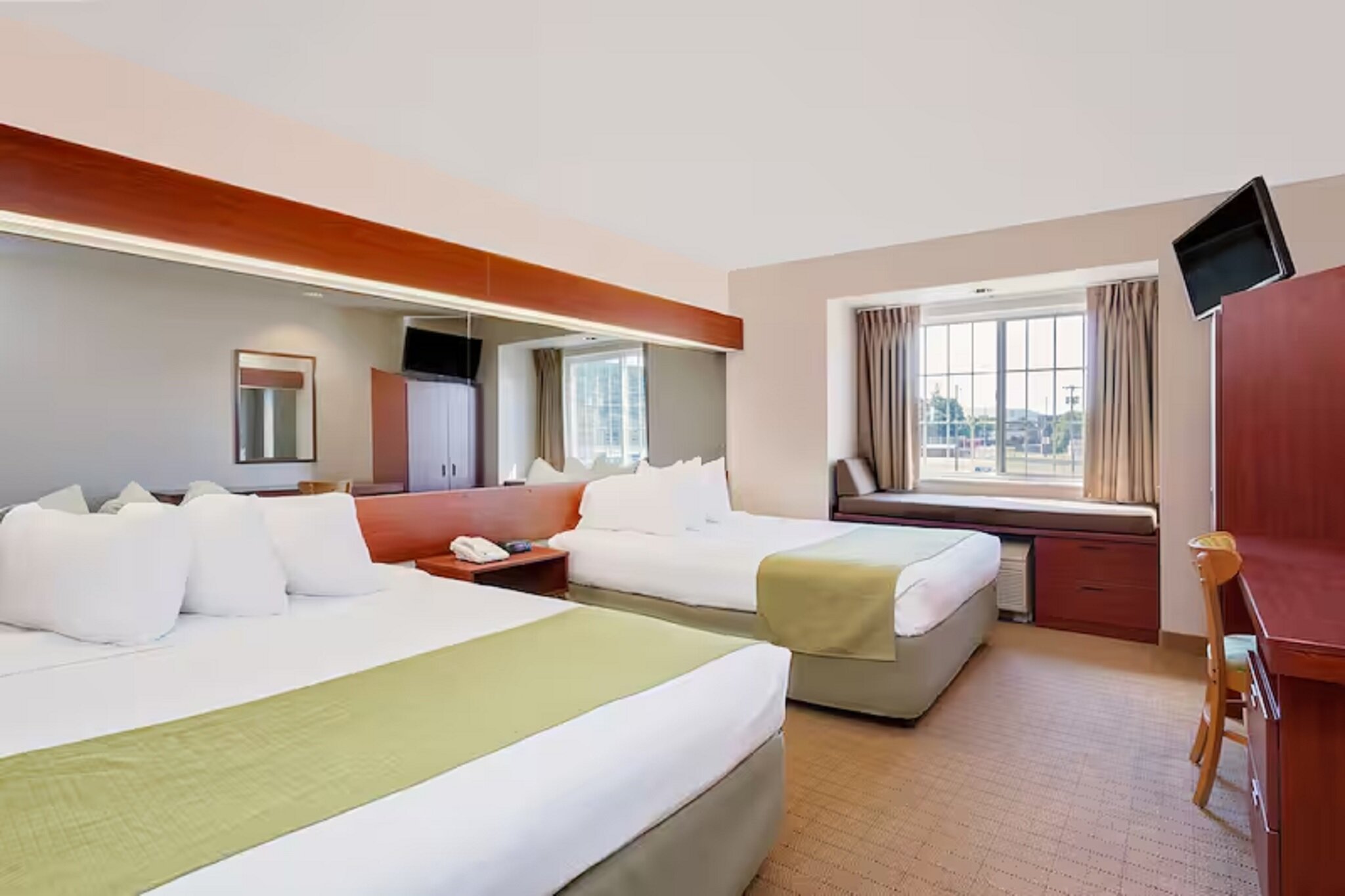 Фото Microtel Inn & Suites by Wyndham Wellsville