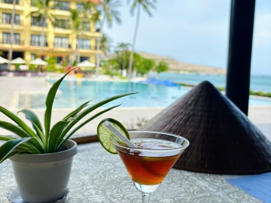 Фото Hon Rom Central Beach Resort