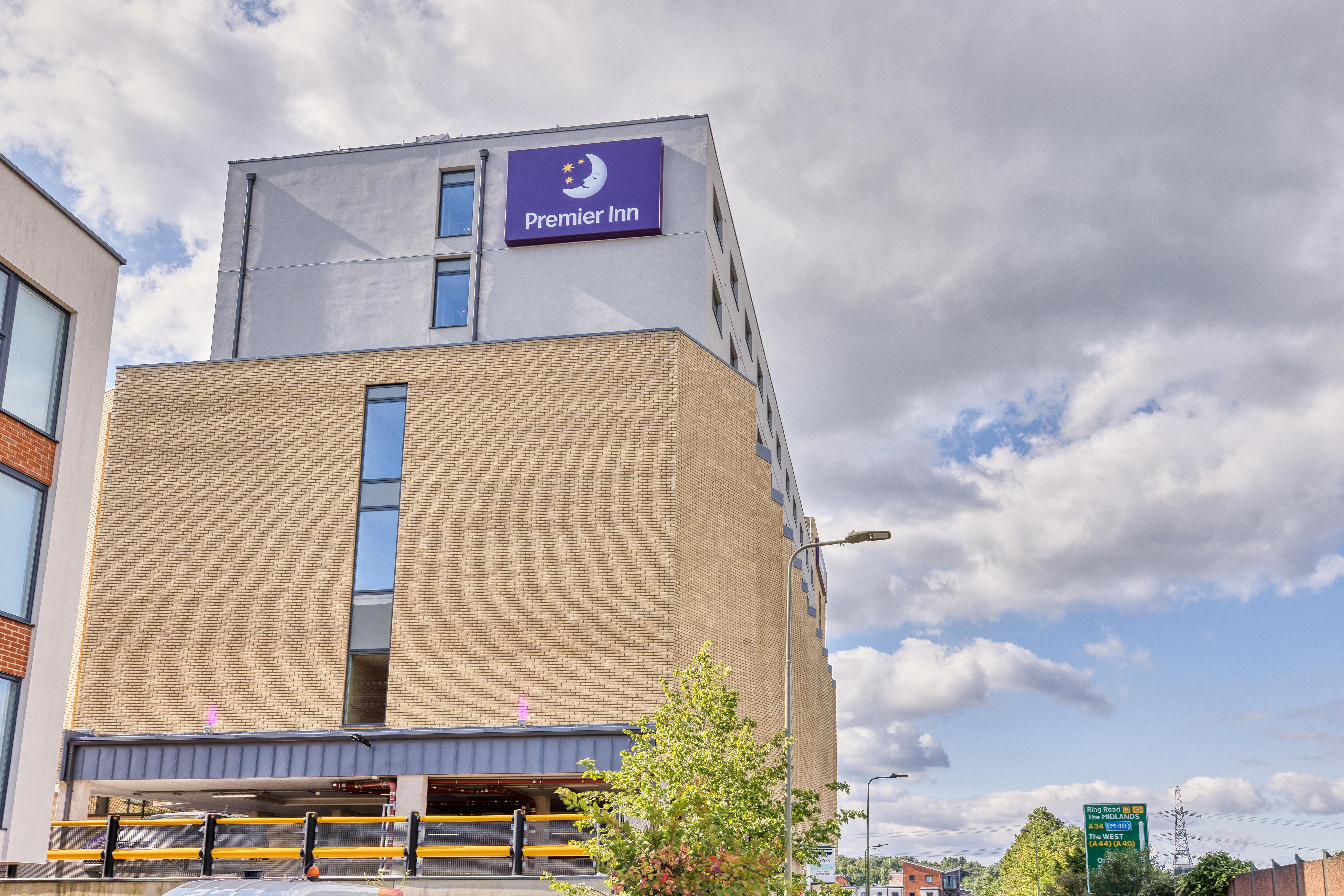 Фото Premier Inn Oxford Botley