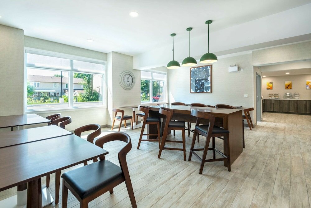 Фото Comfort Inn and Suites