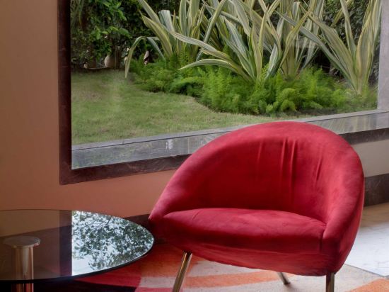 Фото Radisson Blu Marina Hotel, Delhi Connaught Place