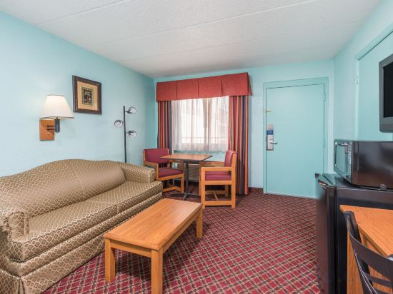 Фото Days Inn & Suites by Wyndham Springfield on I-44