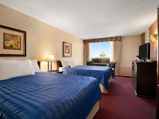 Фото Ramada by Wyndham Lethbridge