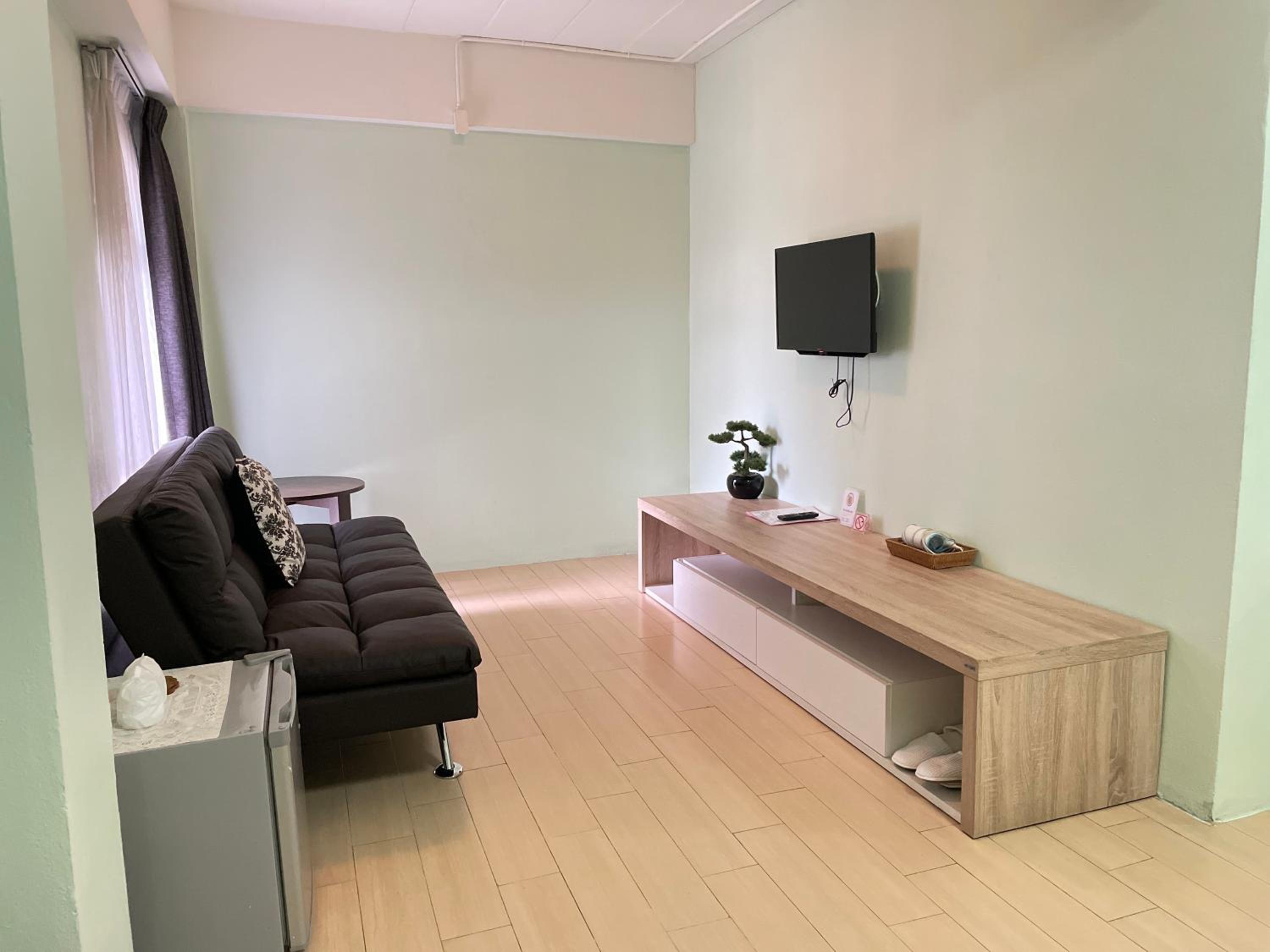 Фото Baan Ploy in - Adults Only - Hostel