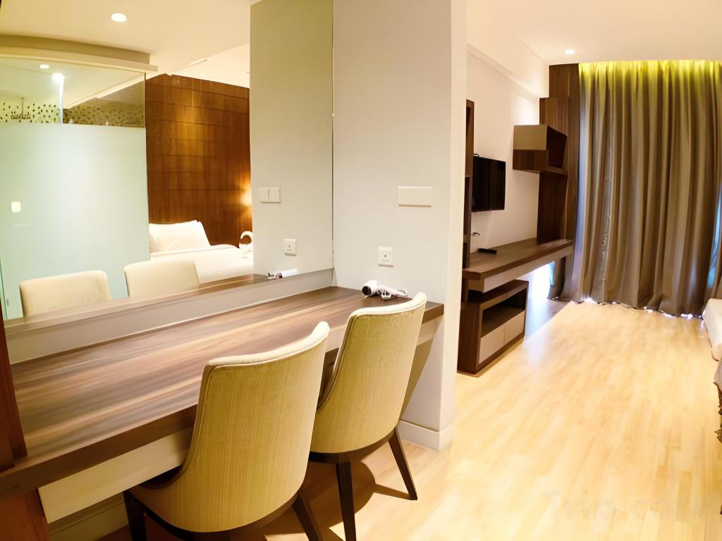 Фото Greystone D' Majestic Place