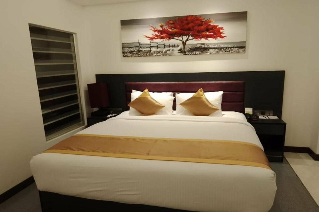 Фото Hotel X Rajshahi