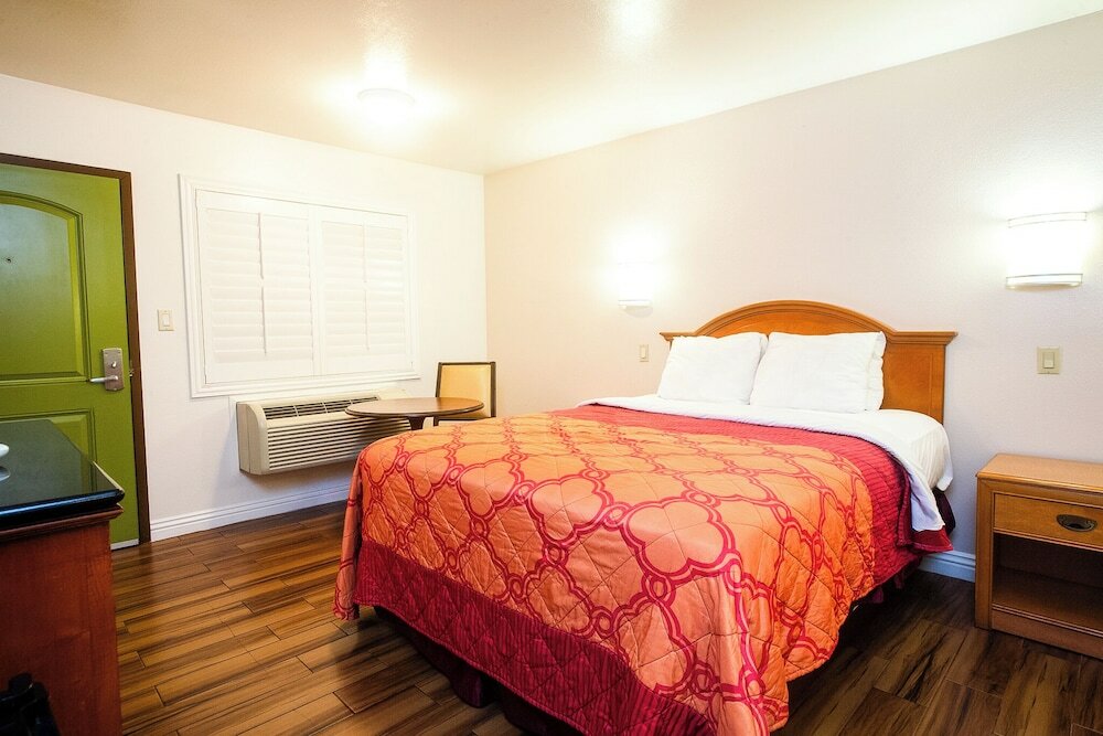 Фото Tropic Lodge