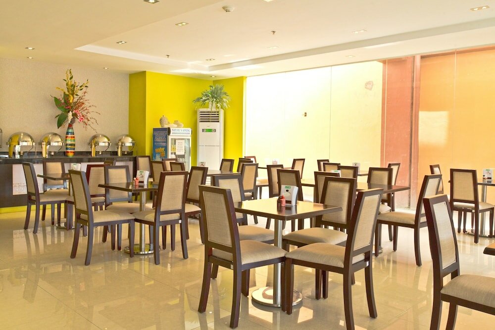 Фото Canberry Hotel