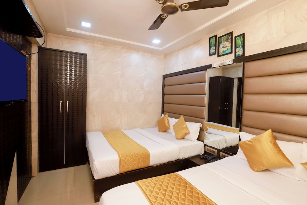 Фото Hotel Karishma