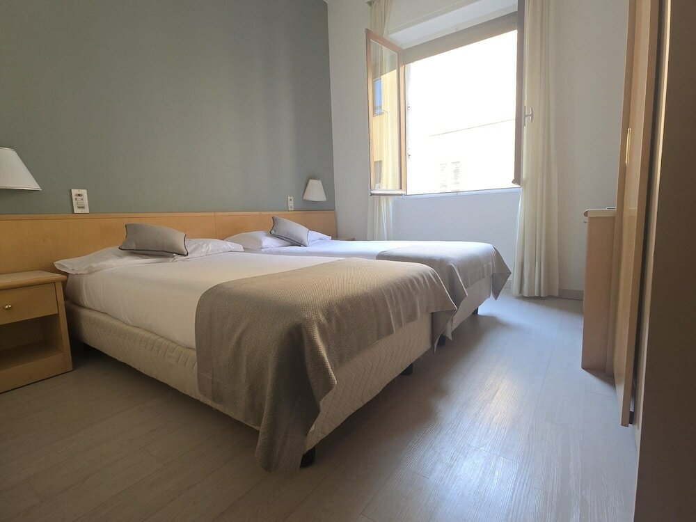 Фото Hotel Sant Ambroeus