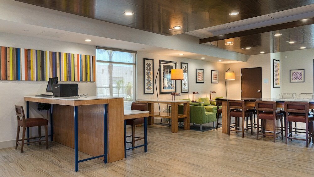 Фото Holiday Inn Express Fullerton - Anaheim, an Ihg Hotel