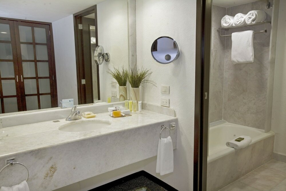 Фото Hotel Fiesta Americana Guadalajara