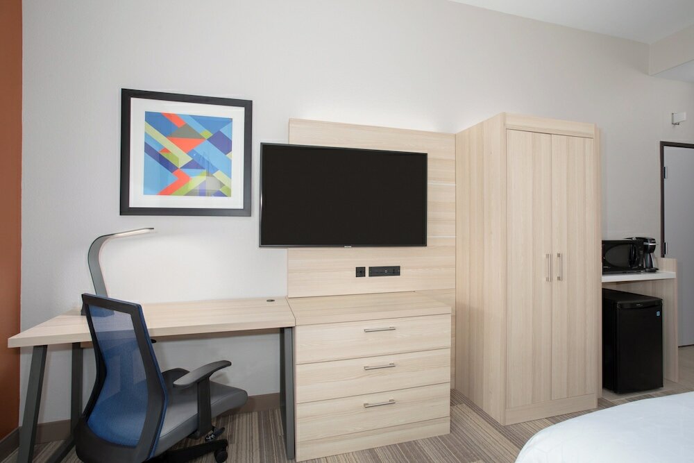 Фото Holiday Inn Express & Suites Phoenix - Glendale Sports Dist, an Ihg Hotel