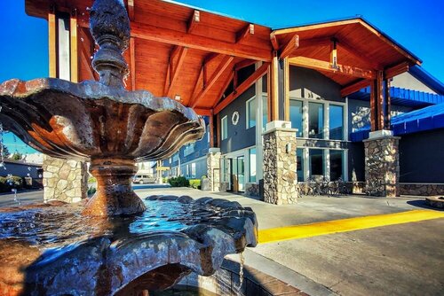 Гостиница Cielo Hotel Bishop-Mammoth, Ascend Hotel Collection в Бишопе
