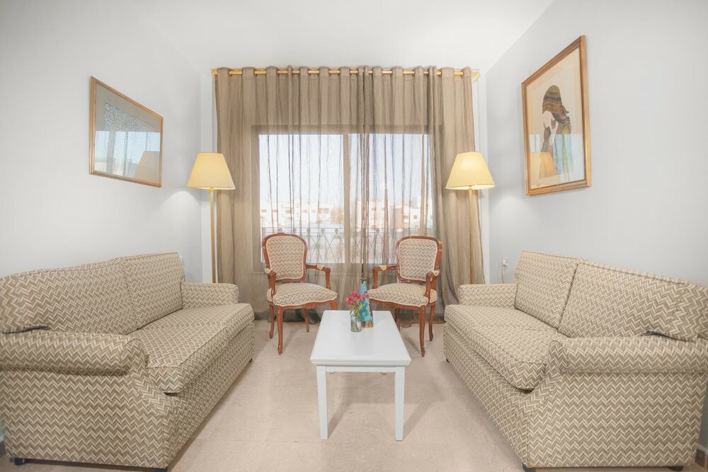 Фото Grand Madaba Hotel