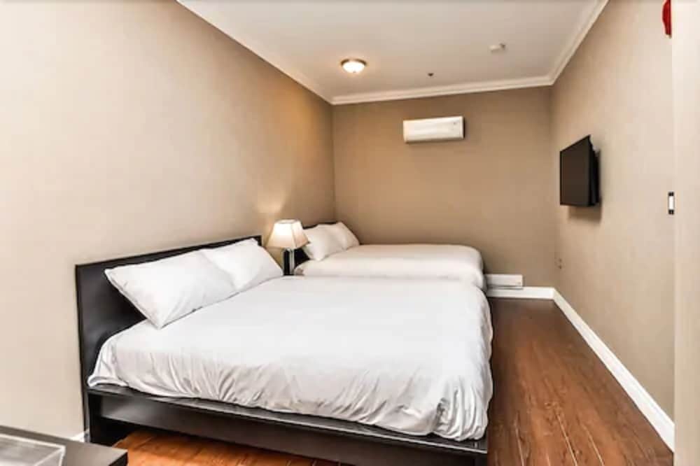 Фото Nu Hotel Toronto