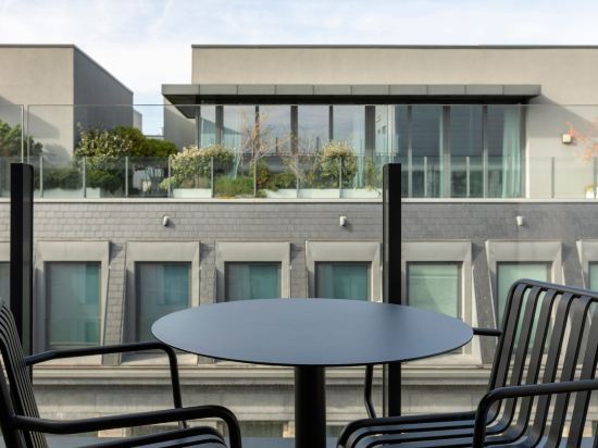Фото Moxy Brussels City Center