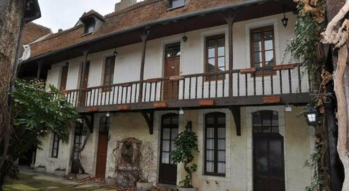 Гостиница Le Vieux Relais в Коне-Куре-сюре-Луаре