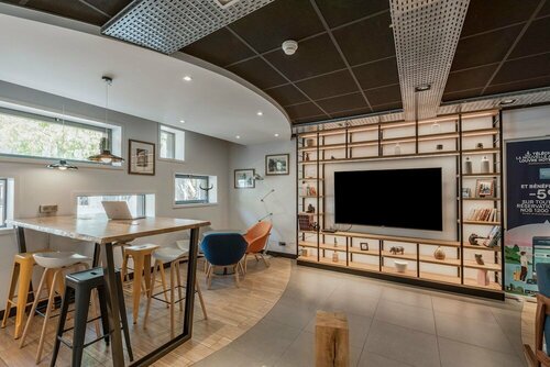 Гостиница Campanile PRIME - Chartres Centre Gare Cathédrale в Шартре