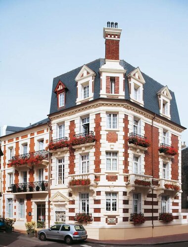 Гостиница Hotel Le Fer à Cheval в Трувиль-сюр-Мере