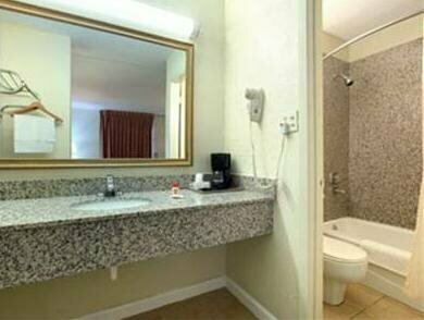 Гостиница SureStay Hotel by Best Western Jacksonville South в Джэксонвилле