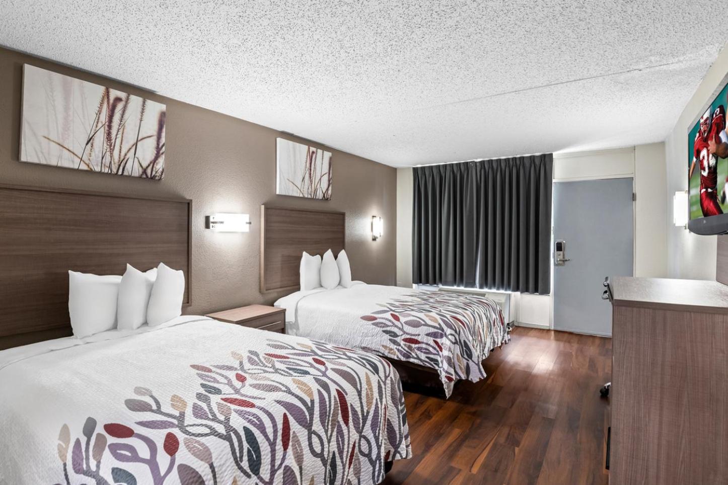 Фото HomeTowne Studios by Red Roof Richmond - Airport/Sandston