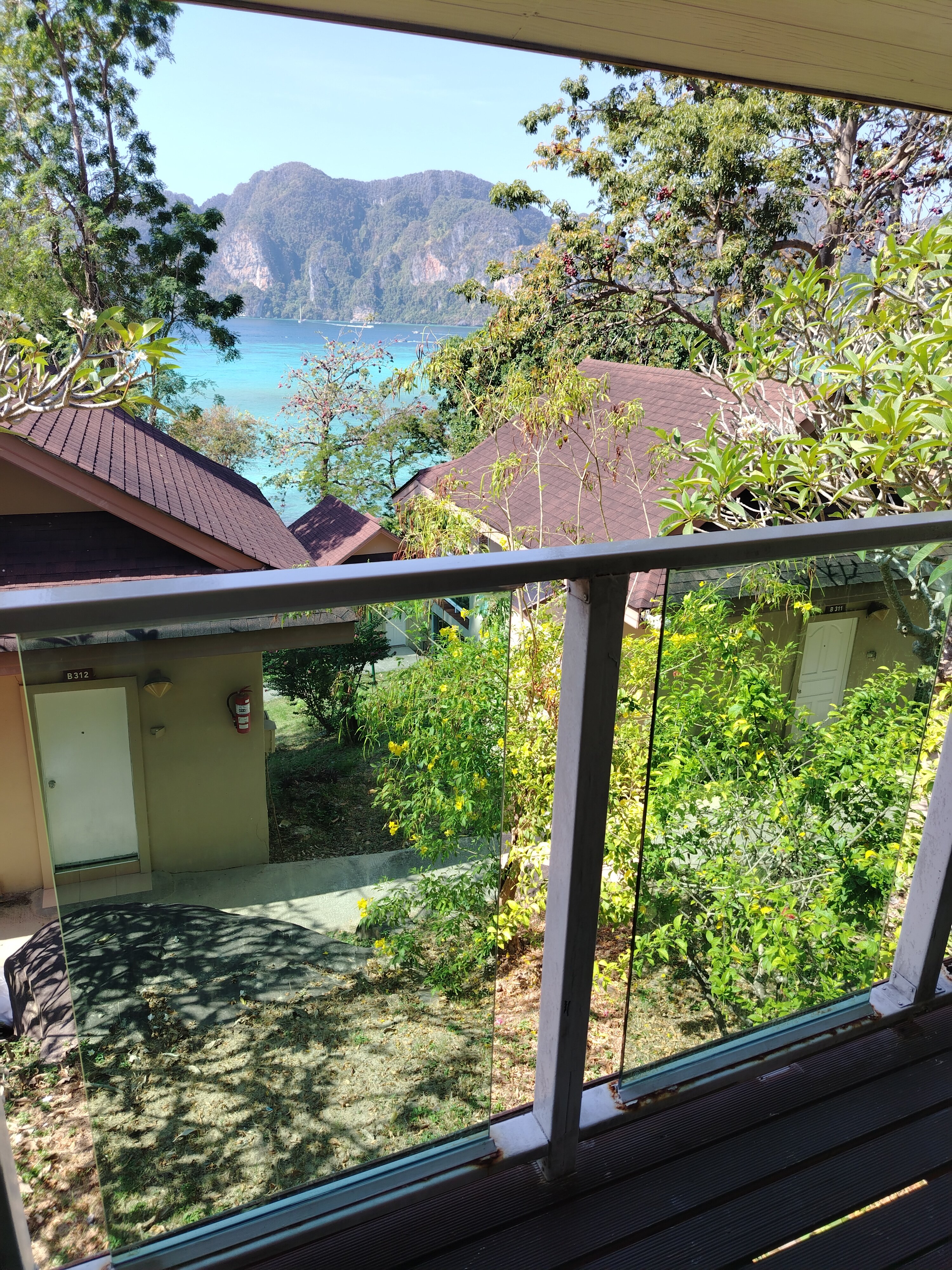 Фото Phi Phi Bayview & Premier Resort