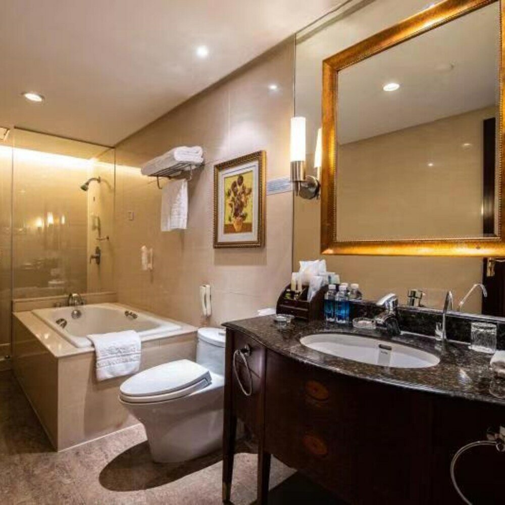 Фото Golden Ocean Hotel