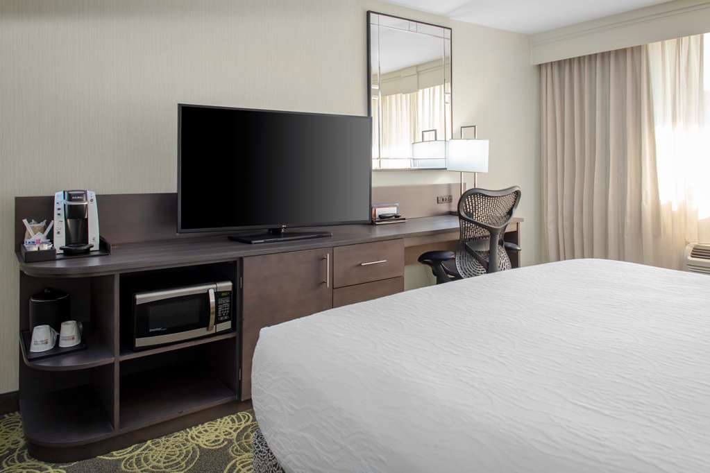 Фото Hilton Garden Inn Reagan National Airport